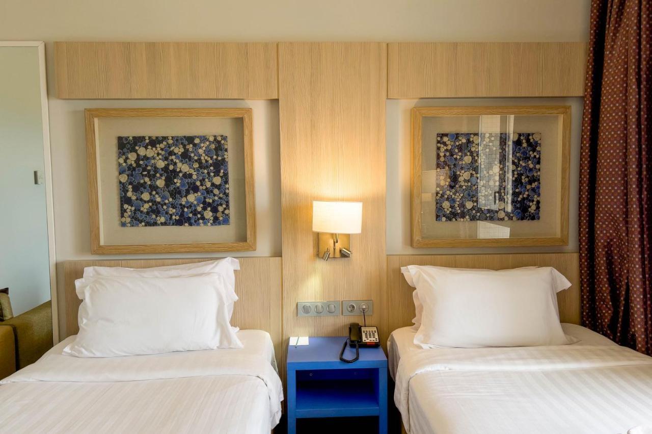 Golden Tulip Le Diplomate Hotel Cotonou Buitenkant foto