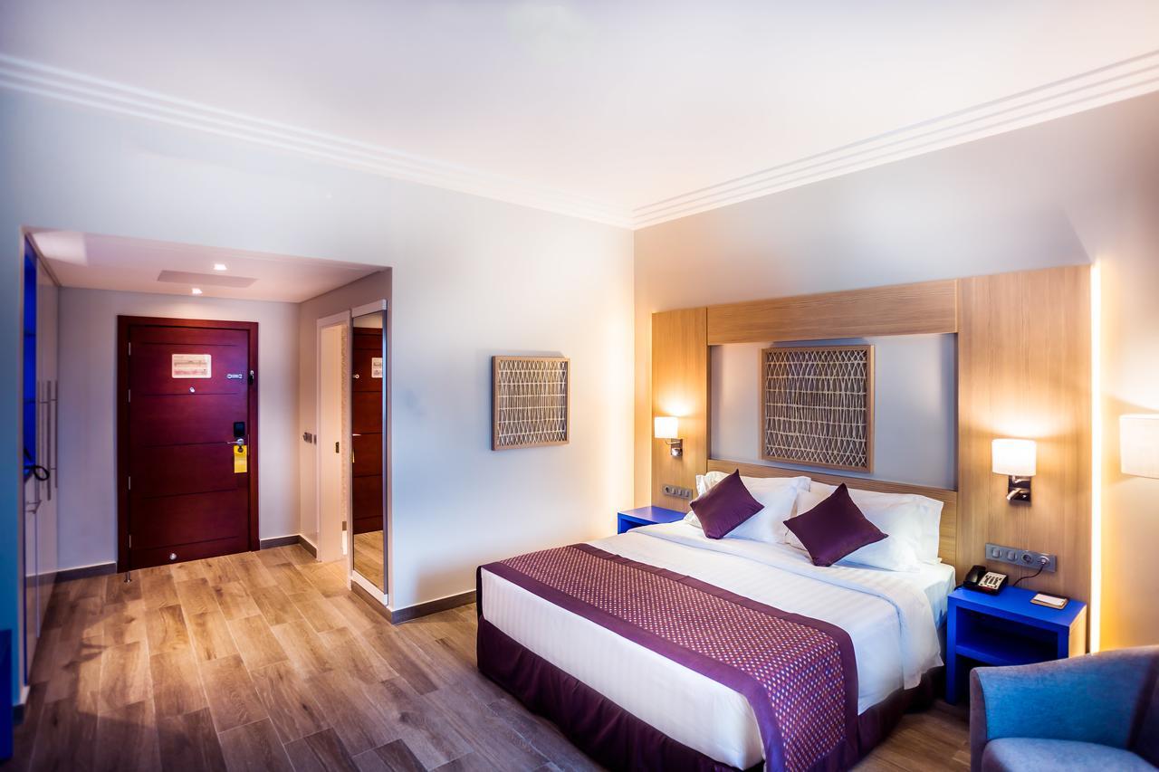 Golden Tulip Le Diplomate Hotel Cotonou Buitenkant foto