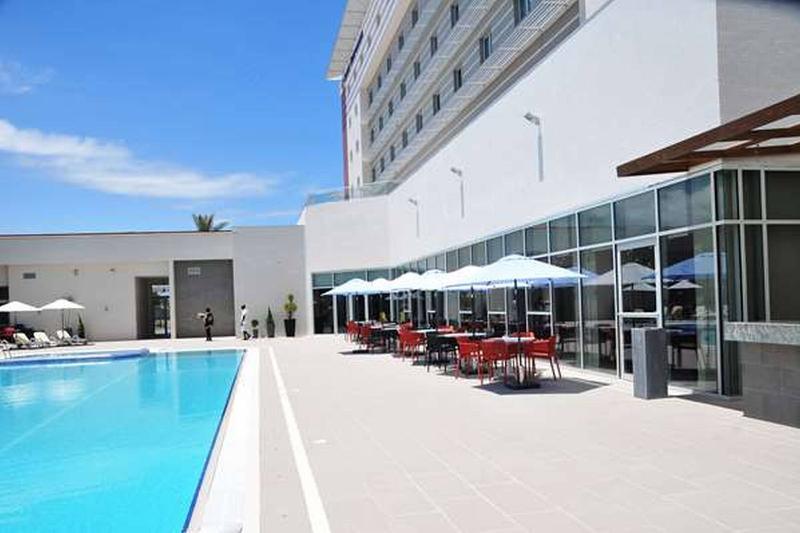 Golden Tulip Le Diplomate Hotel Cotonou Buitenkant foto